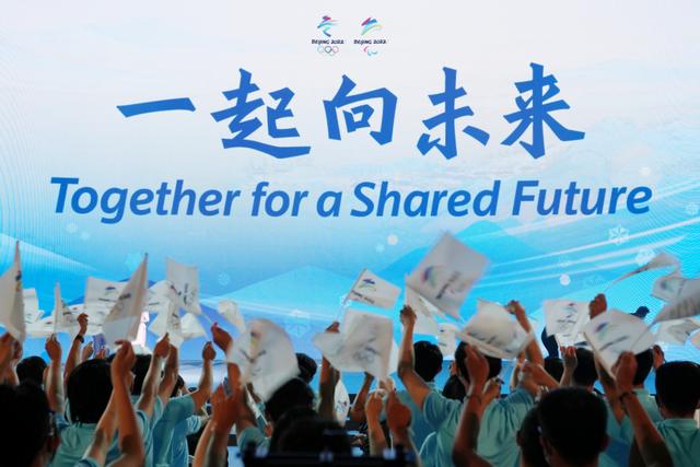 24直播网：年终稿｜新华社体育部评出2021年中国体育十大新闻(图1)