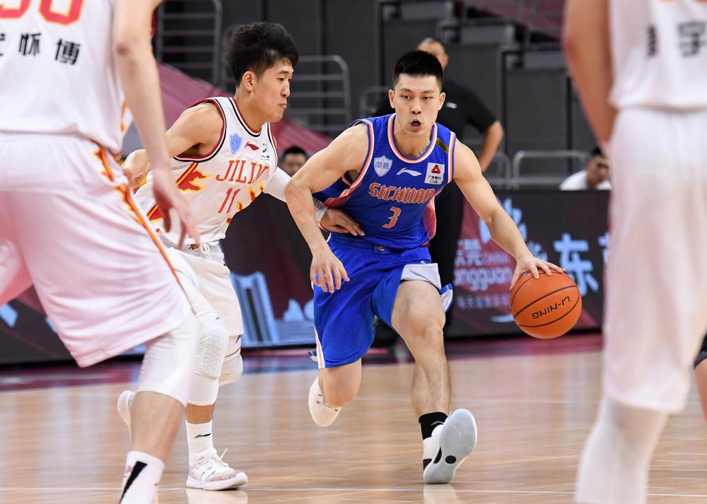 24直播网：久违的“篮球超级周末”归来，CBA重启吹响全国体育大赛的破冰号角(图3)