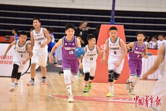 24直播网：篮球变小了 舞台更大了(图1)